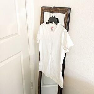 Hanes white short sleeve t-shirt